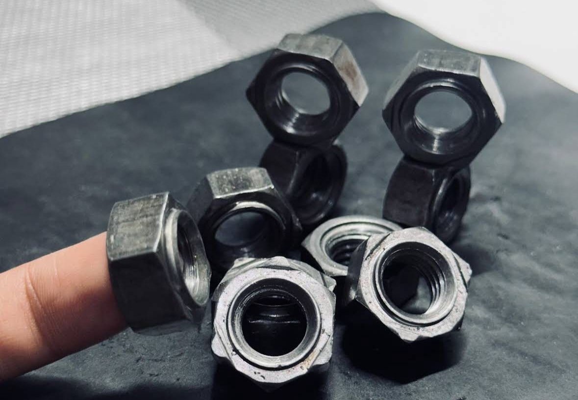 Screws with reflection